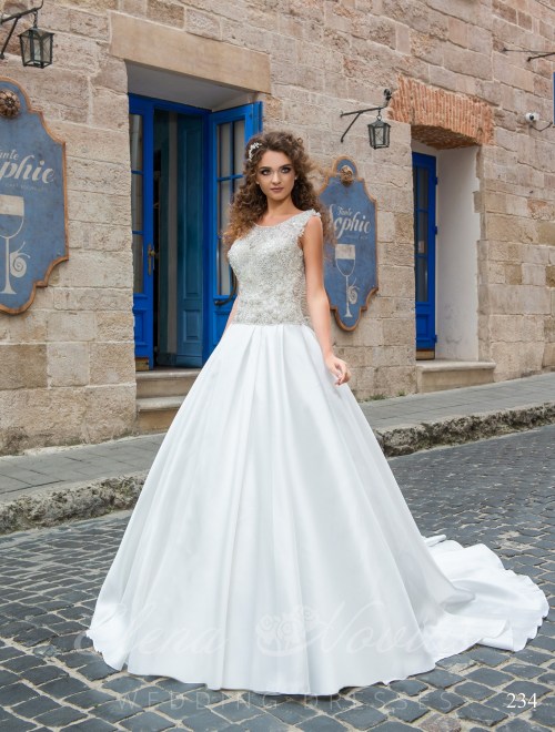 Свадебное платье со шлейфом модель 234 234